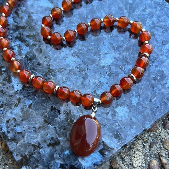 Elegant Red Beaded Necklace - Picture 4 of 5